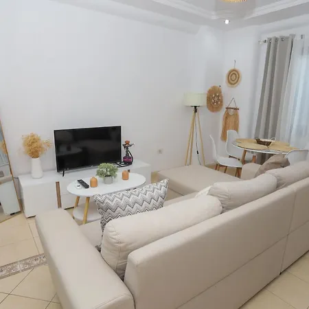 New Bazar Selvia Appartamento Tirana